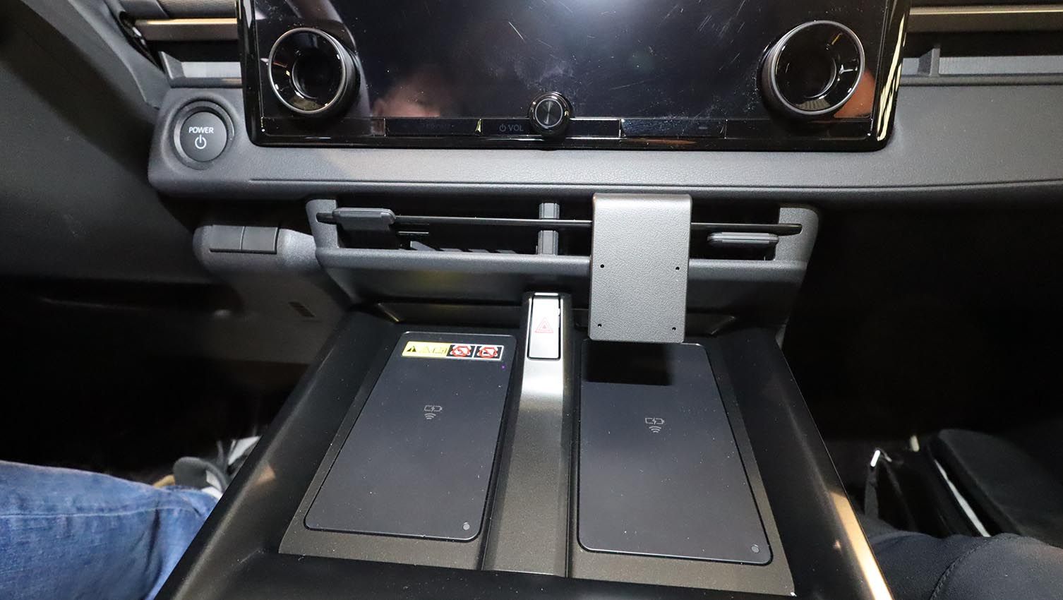 Proclip Subaru Solterra 26-/Toyota bZ4X 26- mitte montage